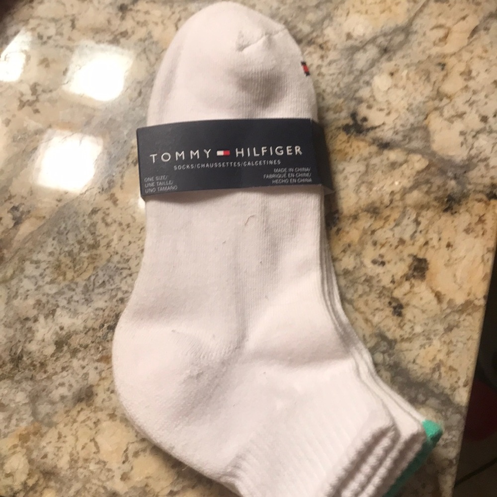 2 pairs of never worn Tommy Hilfiger socks